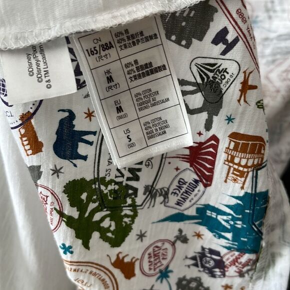 NWT Disney Parks White Short Sleeve T Shirt Top Small - Picture 4 of 4